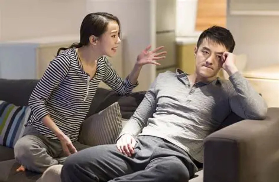 Khi đối mặt với những phàn nàn của người bạn đời, đàn ông không nên cảm thấy nản lòng hay bất lực, mà nên tích cực tìm cách giải quyết. (Ảnh: ITN). 2-khi-doi-mat-voi-nhung.jpg