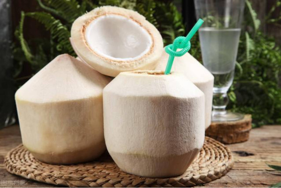 Lợi và hại khi uống nước dừa lâu dài