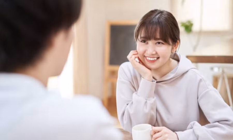 Các chàng trai thường thích những cô gái dịu dàng. (Ảnh: ITN).