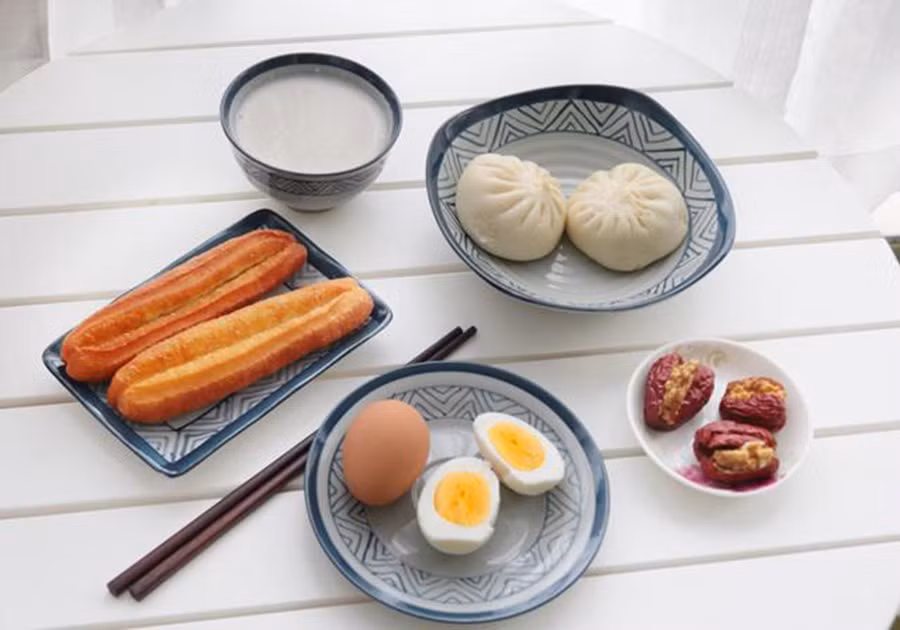 Thói quen nằm trên giường làm gián đoạn kế hoạch trong ngày và ảnh hưởng đến sức khỏe của chúng ta. (Ảnh: ITN).