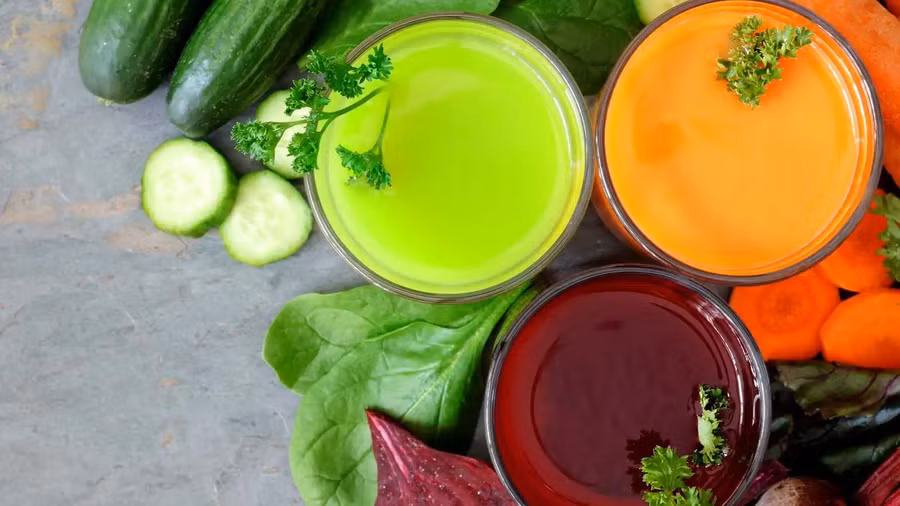 Nước ép rau củ ít calo và nhiều chất xơ. (Ảnh: ITN)