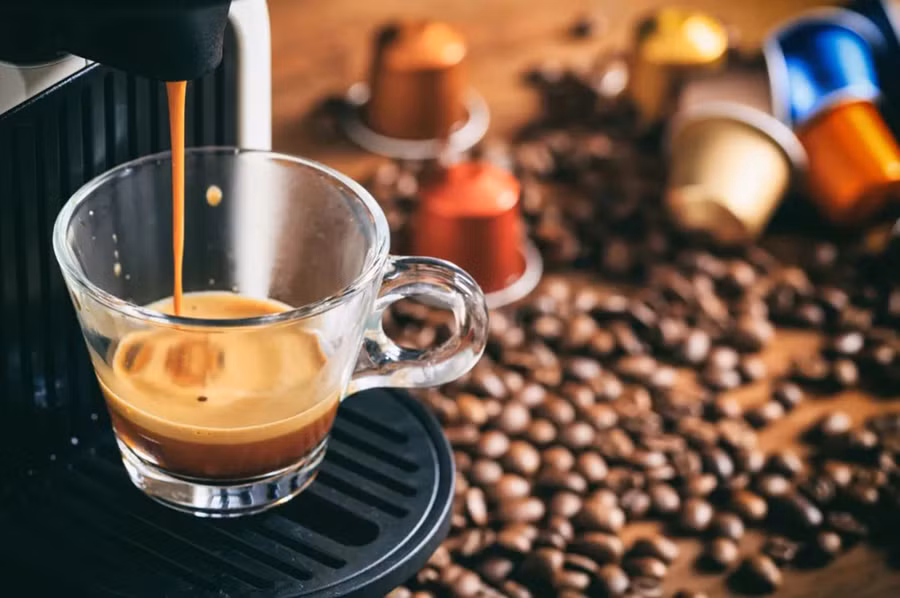 Tốt nhất bạn không nên ăn nhiều đồ ngọt khi bụng đói. (Ảnh: ITN)