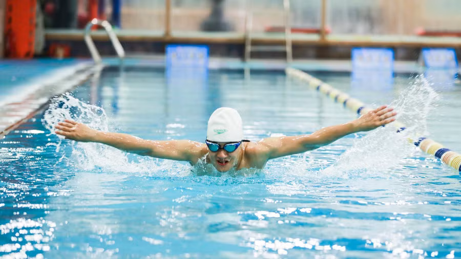 Tầm quan trọng của việc hô hấp khi bơi thường bị nhiều người coi nhẹ. (Ảnh: ITN).