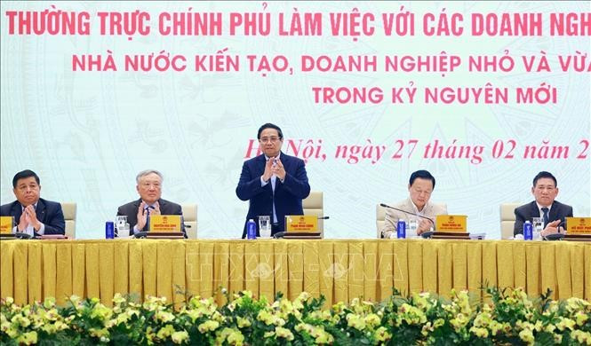 Thủ tướng Phạm Minh Chính chủ trì Hội nghị Thường trực Chính phủ làm việc với doanh nghiệp nhỏ và vừa. Ảnh: Dương Giang/TTXVN.