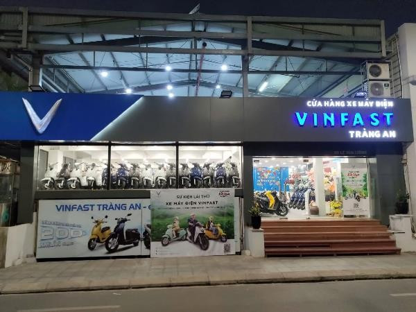 Công ty CP Đầu tư & Phát triển Thương mại Tràng An do anh Khang làm Chủ tịch HĐQT đang vận hành 4 đại lý xe máy điện VinFast tại trung tâm Hà Nội