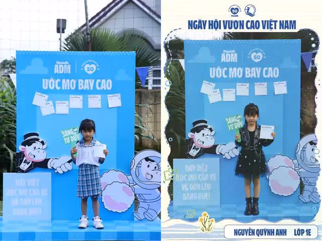 Các em học sinh hào hứng viết ước mơ, chụp ảnh và chờ khoảnh khắc nhìn thấy mình trong trang phục nghề nghiệp mơ ước. (Ảnh: Hải An).