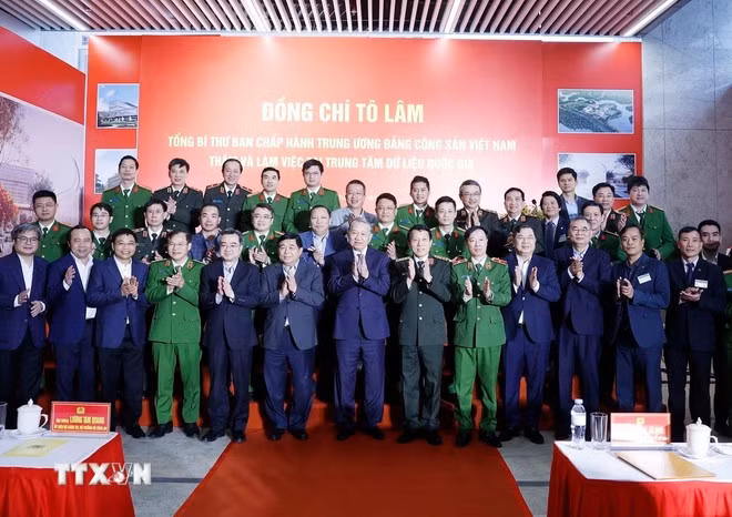 Tổng Bí thư Tô Lâm với các đại biểu. (Ảnh: Thống Nhất/TTXVN)