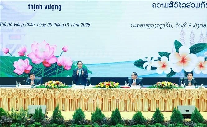 Thủ tướng Việt Nam và Lào chủ trì Hội nghị Hợp tác đầu tư năm 2025