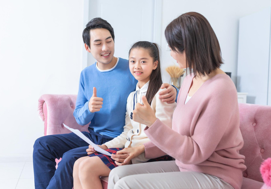Thành tích của trẻ giống như hoa mùa xuân, tự nhiên nở rộ, không cần phải khoe khoang một cách quá mức. (Ảnh: ITN).