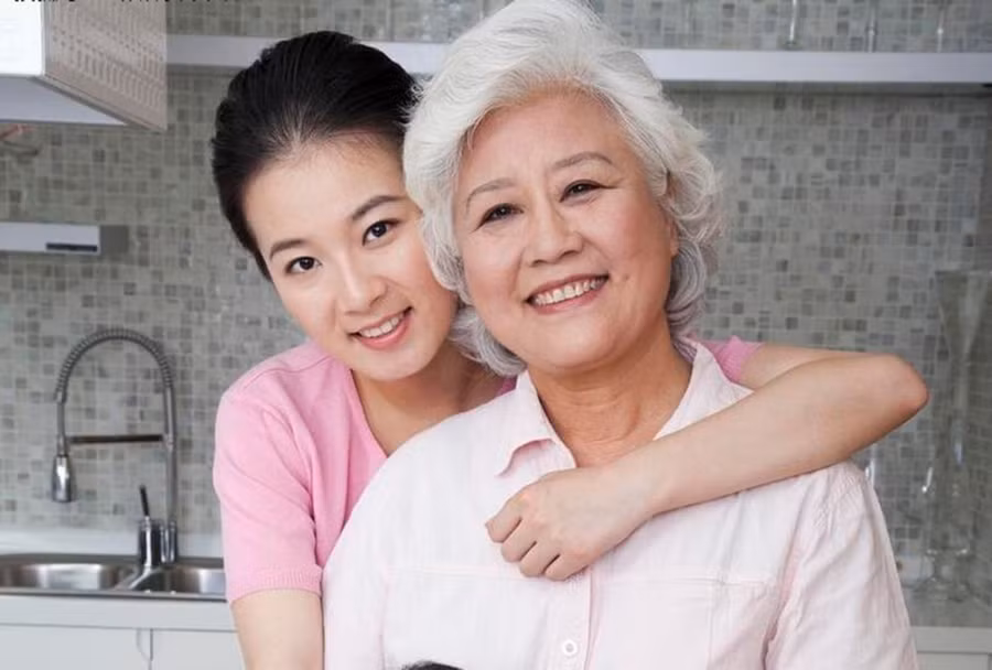 Địa vị và sự phân bổ quyền lực không bình đẳng dễ dẫn đến những mâu thuẫn giữa mẹ chồng và con dâu. (Ảnh: ITN)