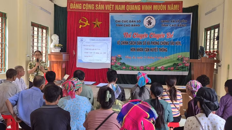 Tuyên truyền về chính sách dân số. Ảnh BCB