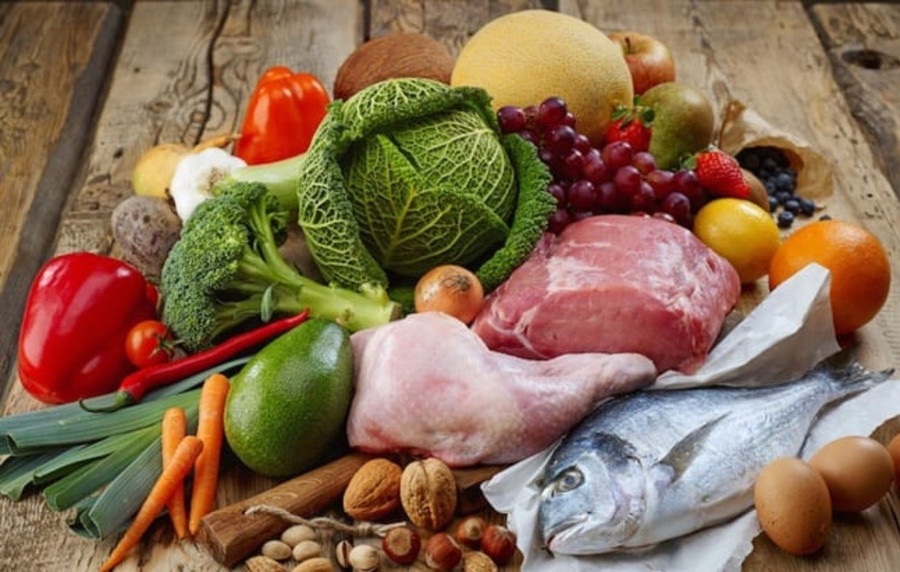 Thực phẩm giàu protein chủ yếu là thịt, sữa, trứng và protein đậu nành. Tuy nhiên, chúng ta nên cố gắng ăn cá, tôm và các loại hải sản khác. (Ảnh: ITN) 2-thuc-pham-giau-protein.jpg