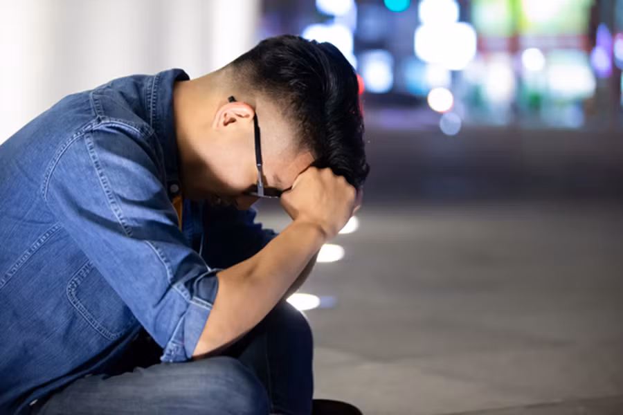 Được ở bên bạn khi say, dù anh ấy cảm thấy khó chịu về mặt thể xác, nhưng trong lòng anh ấy vẫn sẽ vui vẻ. (Ảnh: ITN).