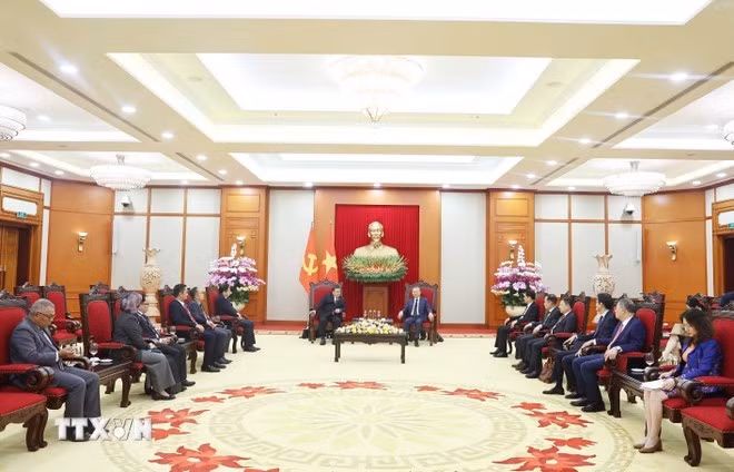 Tổng Bí thư Tô Lâm tiếp Chủ tịch Hạ viện Malaysia Tan Sri Dato’ Johari Bin Abdul. (Ảnh: Thống Nhất/TTXVN).