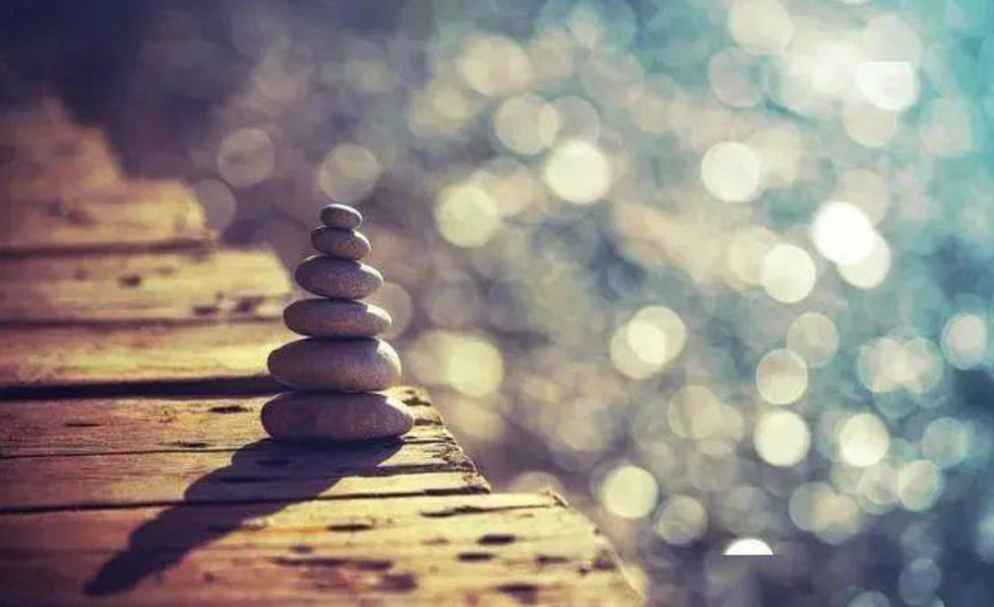 Thực ra ai cũng biết mình nên làm gì, nhưng lại không thể vượt qua sự lười biếng trong lòng, vì vậy họ thà từ bỏ còn hơn là cố gắng. (Ảnh: ITN). 2-thuc-ra-ai-cung-biet.jpg