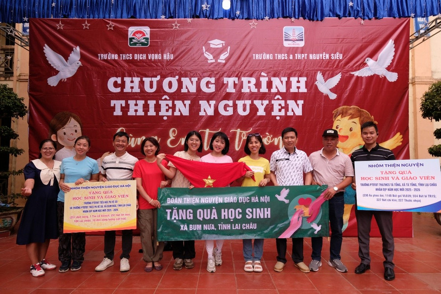 Nhóm thiện nguyện Giáo dục Hà Nội cùng tham gia chương trình image019.jpg