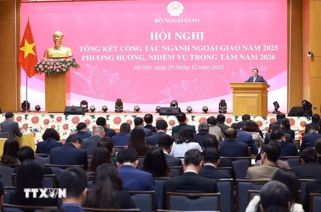 Thủ tướng Phạm Minh Chính chỉ đạo Hội nghị tổng kết công tác ngành ngoại giao năm 2025 và phương hướng, nhiệm vụ năm 2026. (Ảnh: Dương Giang/TTXVN)
