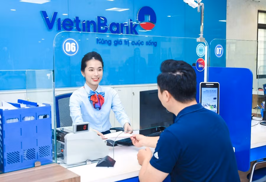 Với tầm nhìn "Niềm tin qua từng trải nghiệm", VietinBank đang từng bước hiện thực hóa khát vọng trở thành ngân hàng được KH tin cậy, hài lòng và gắn bó nhất tại Việt Nam
