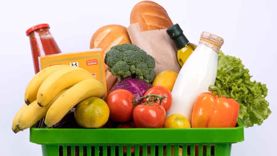 Đáng buồn là nhiều người đã quen với việc lãng phí thực phẩm. (Ảnh: ITN).