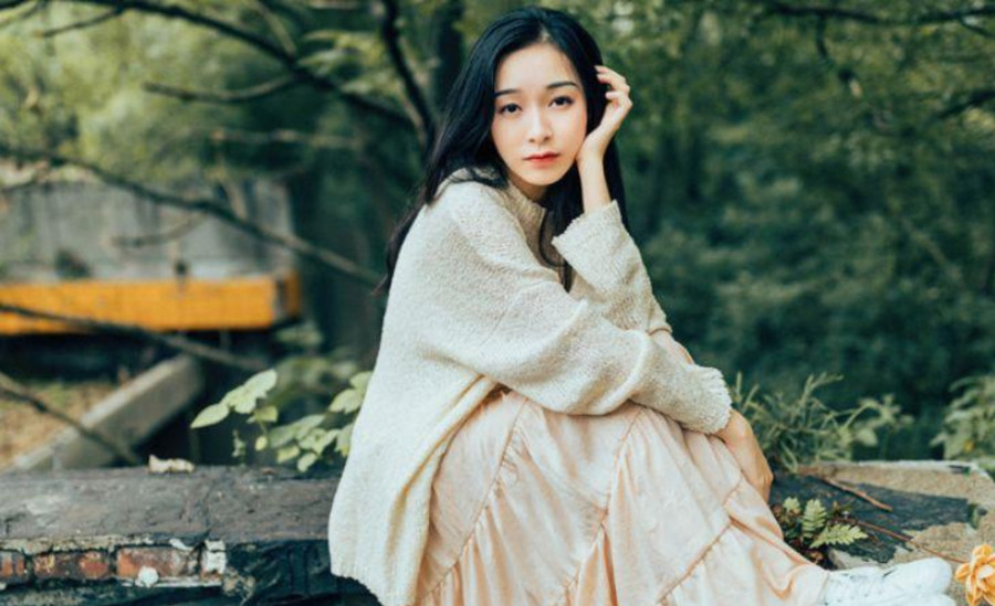 Phụ nữ thông minh biết cách “lười biếng” đúng lúc, trao quyền quyết định cho đàn ông. (Ảnh: ITN)