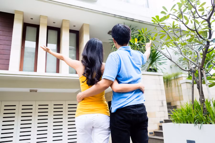 Dù đơn giản hay cầu kỳ, bạn cũng nên chuẩn bị một số nghi lễ chuyển đến nhà mới để cầu mong may mắn và sức khỏe trong tương lai. (Ảnh: ITN).