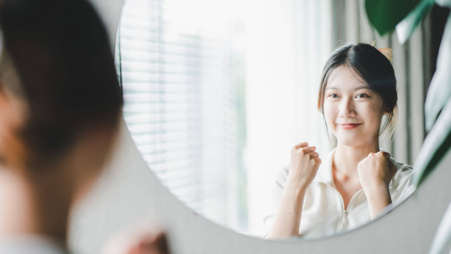 Khi cảm thấy lo lắng, bạn có thể tự nhủ: “Đây chỉ là một cảm giác tạm thời, mình có khả năng xử lý”. (Ảnh: ITN).