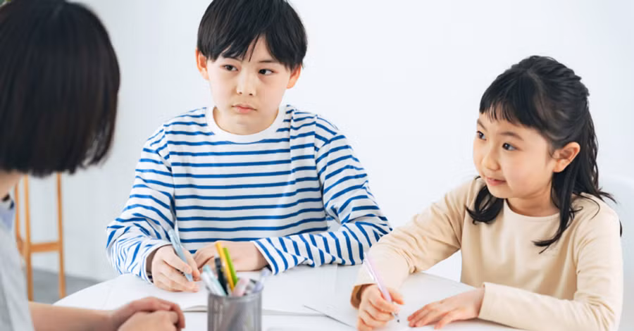 Cha mẹ không nên ép con học. (Ảnh: ITN).