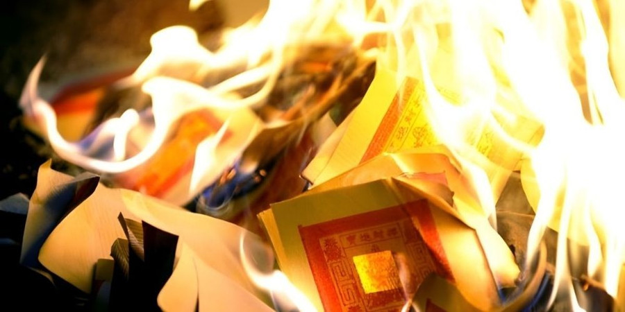 Văn khấn hóa vàng ngày mùng 3 Tết Bính Ngọ 2026