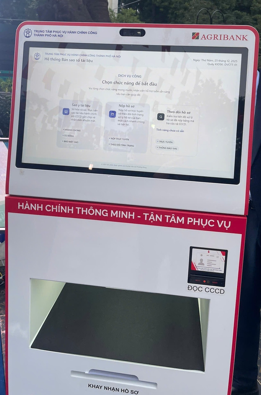 Mỗi Kiosk thông minh không chỉ là thiết bị công nghệ, mà là cánh tay nối dài của chính quyền và ngân hàng, giúp người dân rút ngắn khoảng cách với thủ tục hành chính