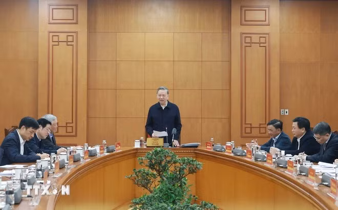 Tổng Bí thư Tô Lâm chủ trì cuộc làm việc với Thường trực các Tiểu ban chuẩn bị Đại hội XIV của Đảng và Ban Chỉ đạo Tổng kết 40 năm Đổi mới. (Ảnh: Thống Nhất/TTXVN).