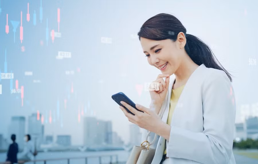 Đối với người bình thường, muốn từ từ trở nên giàu có, bí quyết đầu tiên là biết cách tiết kiệm tiền. (Ảnh: ITN)