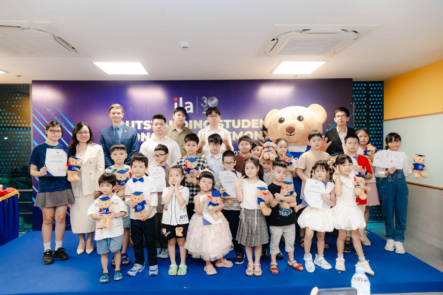 Các em đạt kết quả cao tại kỳ thi EOM và 4 em chinh phục IELTS 7.5–8.0 image003.jpg