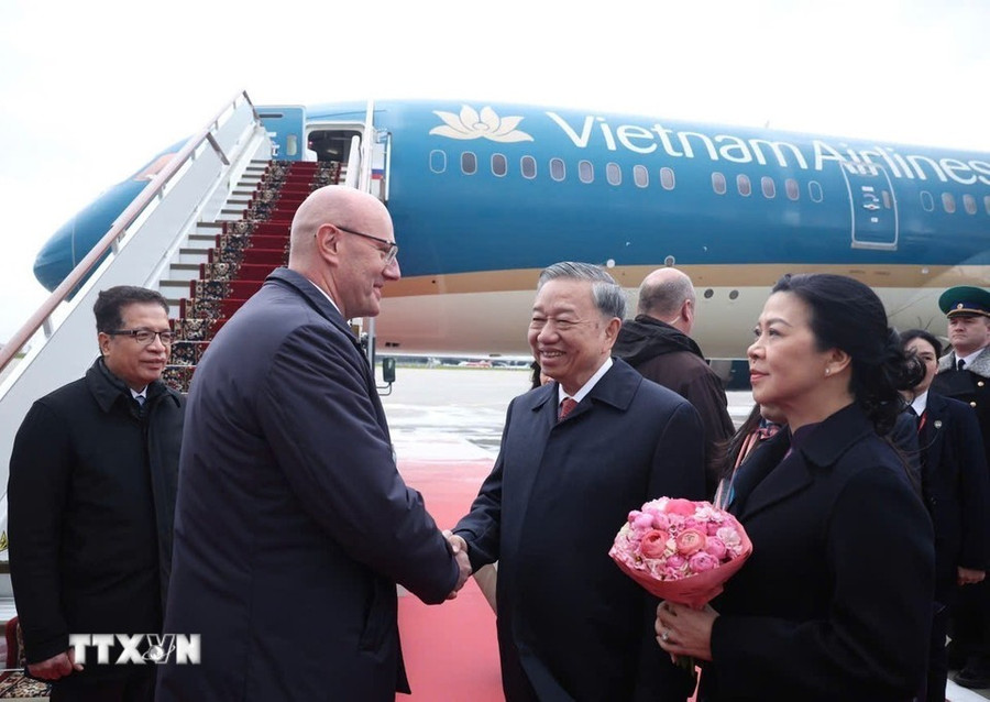 Phó Thủ tướng Nga Dmitry Chernyshenko tiễn Tổng Bí thư Tô Lâm và Phu nhân tại sân bay Vnukovo 2, thủ đô Moskva. (Ảnh: Thống Nhất/TTXVN). 2-7780.jpg