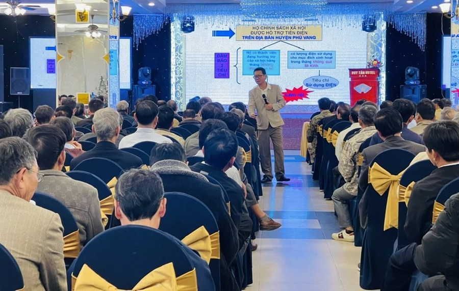 Tập huấn nâng cao năng lực cho đội ngũ cán bộ thông tin cơ sở. Ảnh TTH