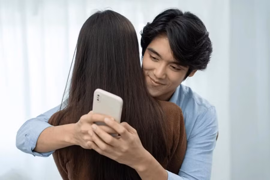 2. Nguoi bi phan boi co the trai qua.jpg