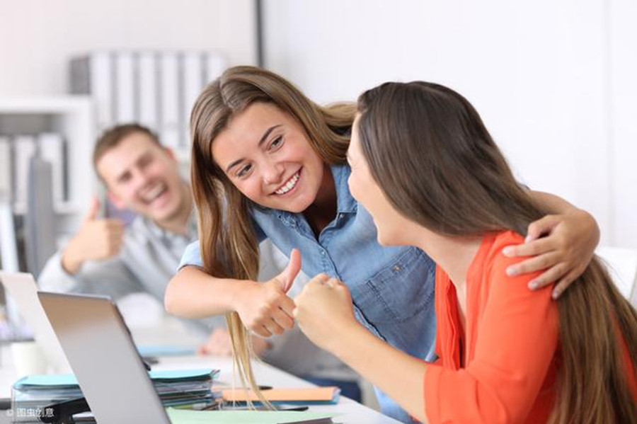 Người biết khen ngợi sẽ biết cách trân trọng người khác. (Ảnh: ITN). 2-nguoi-biet-khen-ngoi.jpg
