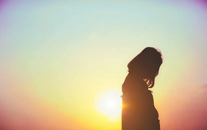 Làm gì khi thương một người nhưng không thể ở bên?