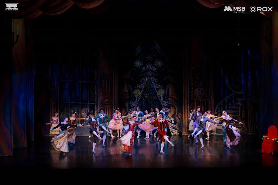 Nghệ sĩ Russian State Ballet thăng hoa trên sân khấu Nhà hát Hồ Gươm ảnh 6 Nghệ sĩ Russian State Ballet thăng hoa trên sân khấu Nhà hát Hồ Gươm ảnh 6