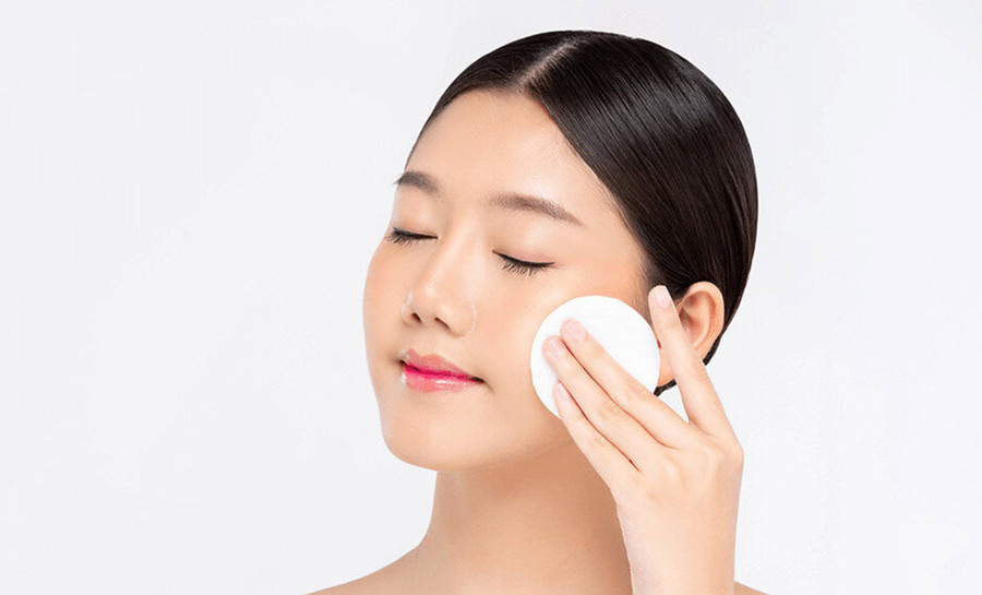 Phụ nữ nên có khái niệm trang điểm tự nhiên và cố gắng trang điểm nhẹ nhàng. (Ảnh: ITN)