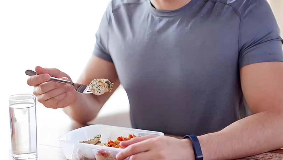 Chuẩn bị sẵn thực phẩm lành mạnh và thưởng thức từng bữa ăn, mới có thể làm cho cuộc sống trở nên tốt đẹp hơn. (Ảnh: ITN)