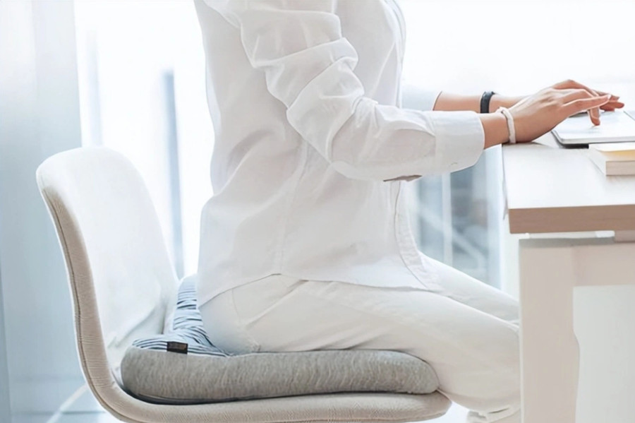 Nếu công việc yêu cầu ngồi lâu, bạn phải tăng cường hoạt động. (Ảnh : ITN) 2-neu-cong-viec-yeu-cau.jpg