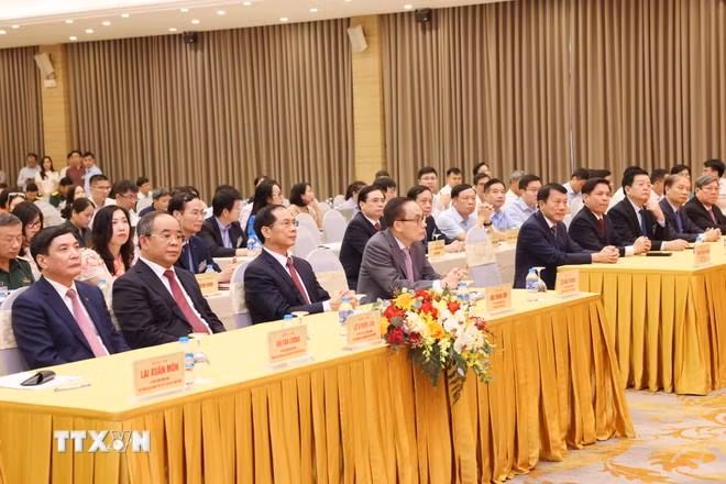 Các đại biểu tham dự họp báo. (Ảnh: Lâm Khánh/TTXVN).