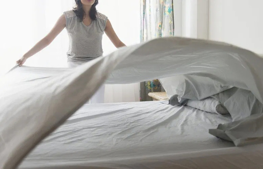 Dọn giường mỗi sáng có nghĩa là bạn đã hoàn thành ít nhất một nhiệm vụ mỗi ngày. (Ảnh: ITN). 1-don-giuong-moi-sang.jpg
