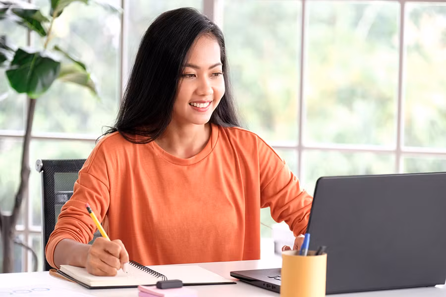 Trong thời đại công nghệ, chúng ta phải bắt đầu học cách sử dụng các công cụ kỹ thuật số để nâng cao hiệu quả làm việc tại nhà. (Ảnh: ITN).