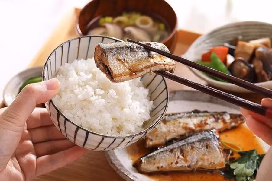 Những món ăn chiều chuộng vị giác thường rất mặn. (Ảnh: ITN)