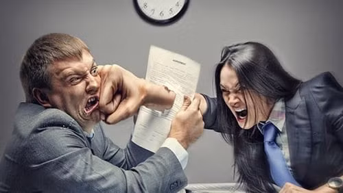 Mão đề phòng tiểu nhân quấy phá, Sửu xảy ra mâu thuẫn, tranh chấp ngày 26/12