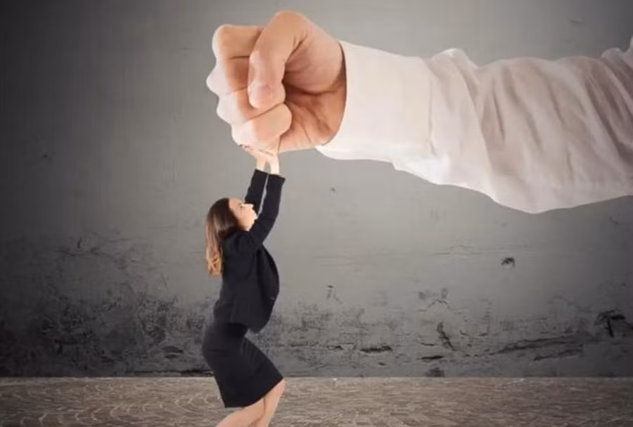 Nhiều người không biết cách đặt ra ranh giới, điều này dẫn đến việc họ trở thành nạn nhân lặp đi lặp lại ở nơi làm việc hoặc cuộc sống hằng ngày. (Ảnh: ITN)