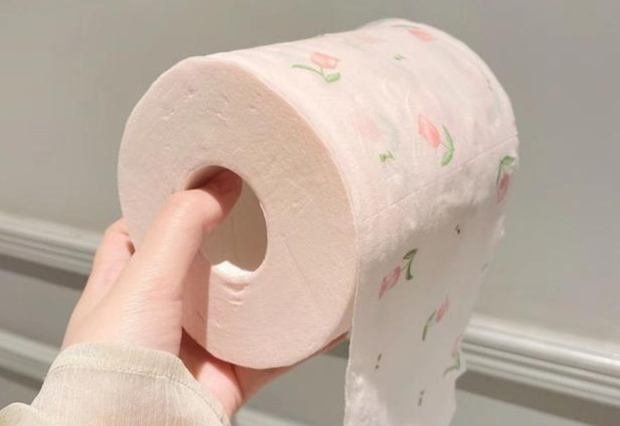 Dù là khăn giấy, giấy cuộn hay giấy đóng túi, thực ra đều có hạn sử dụng, thường là 2-3 năm. (Ảnh: ITN)