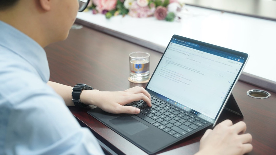 Vinschool đẩy mạnh chuyển đổi số trong dạy và học với nền tảng VCM và EMS, giúp cá nhân hóa bài giảng, nâng cao năng lực giáo viên và mang lại trải nghiệm học tập hiệu quả hơn cho học sinh. Vinschool đẩy mạnh chuyển đổi số trong dạy và học với nền tảng VCM và EMS, giúp cá nhân hóa bài giảng, nâng cao năng lực giáo viên và mang lại trải nghiệm học tập hiệu quả hơn cho học sinh.