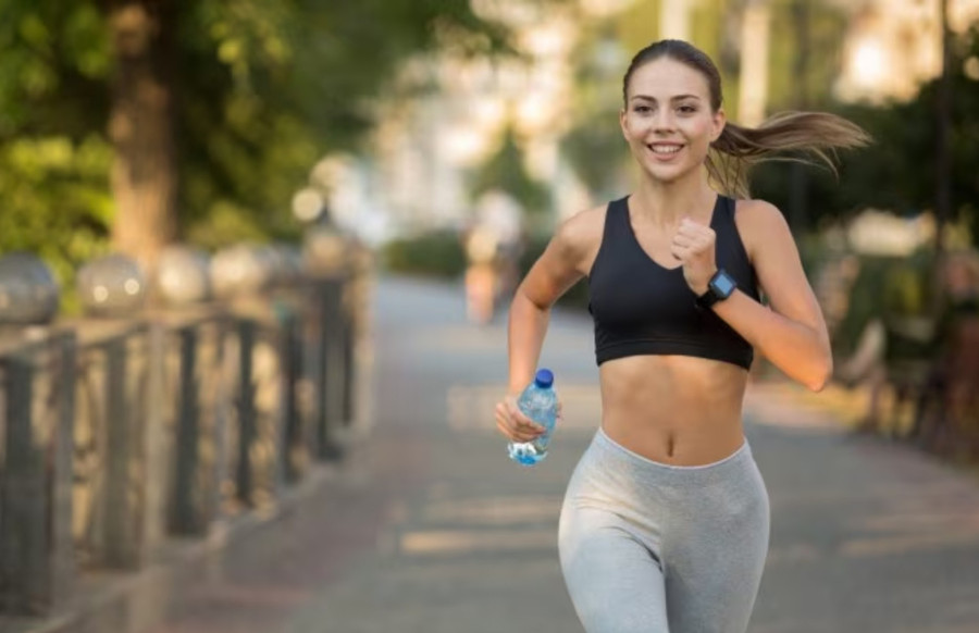 Chạy bộ thường hiệu quả hơn trong việc giảm mỡ. (Ảnh: ITN)